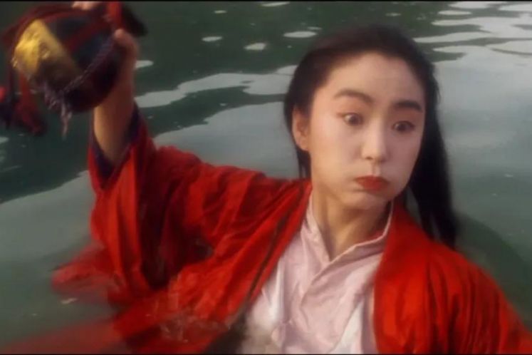 白酒，地產，無聲散場