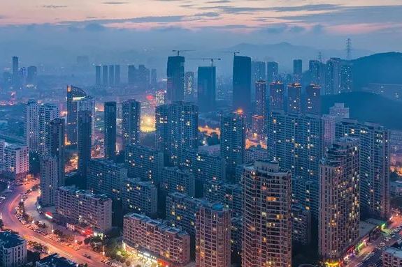 一年只賣三次地，中小房企危矣？未必！