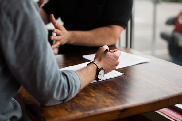 突發！知名浙系房企被曝全員解散，實控人已被帶走調查