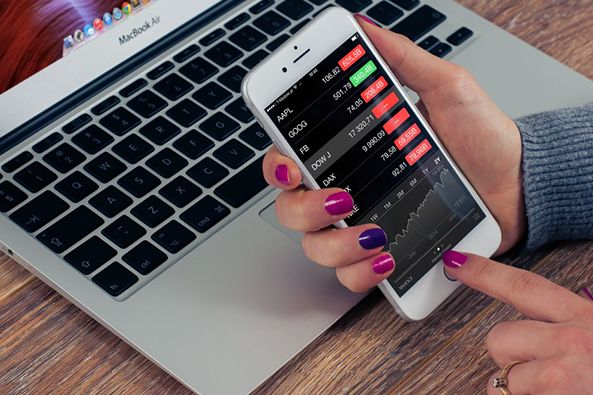 開發(fā)商先向銀行抵押樓盤后向業(yè)主銷售，開發(fā)商欠款銀行不能執(zhí)行業(yè)主房產(chǎn)